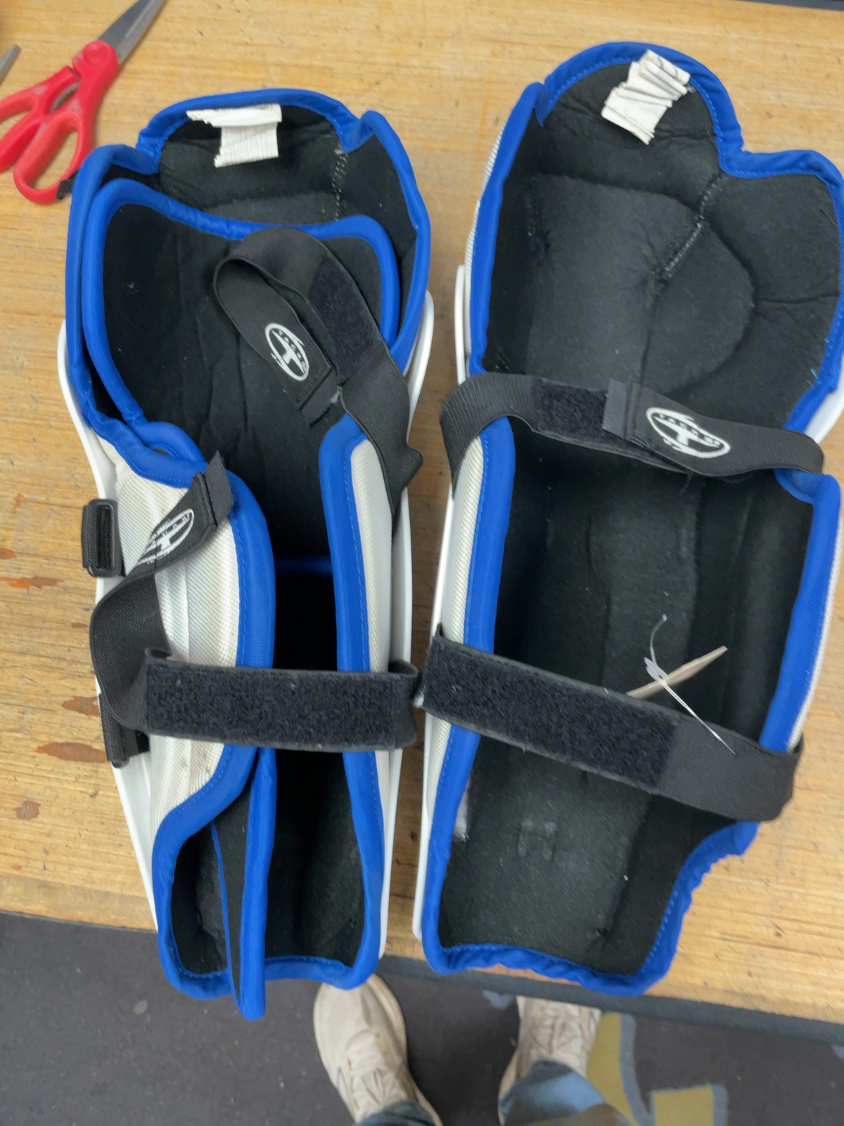 CCM Tacks 452 14" Hockey Shin Guards