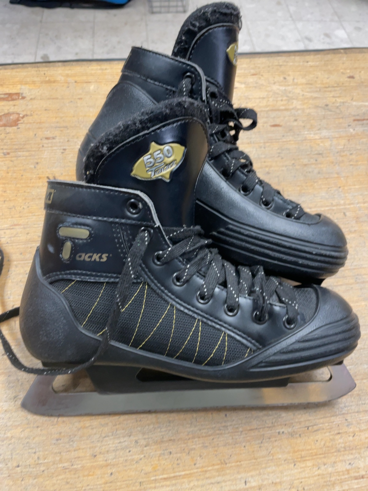 CCM Tacks 550 Size 5 Goalie Skates