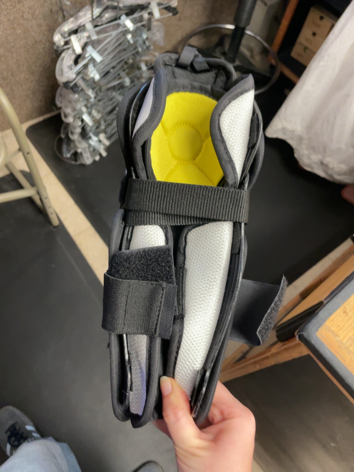 CCM Tacks 9" Hockey Shin Pads