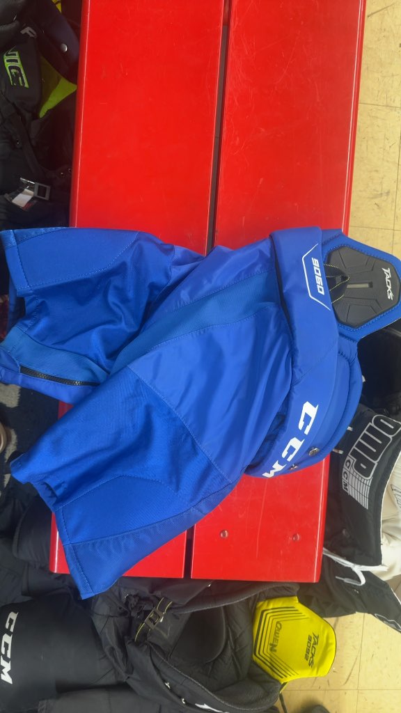 CCM Tacks 9060 Hockey Pants Burnaby Junior Islanders Used Junior Medium