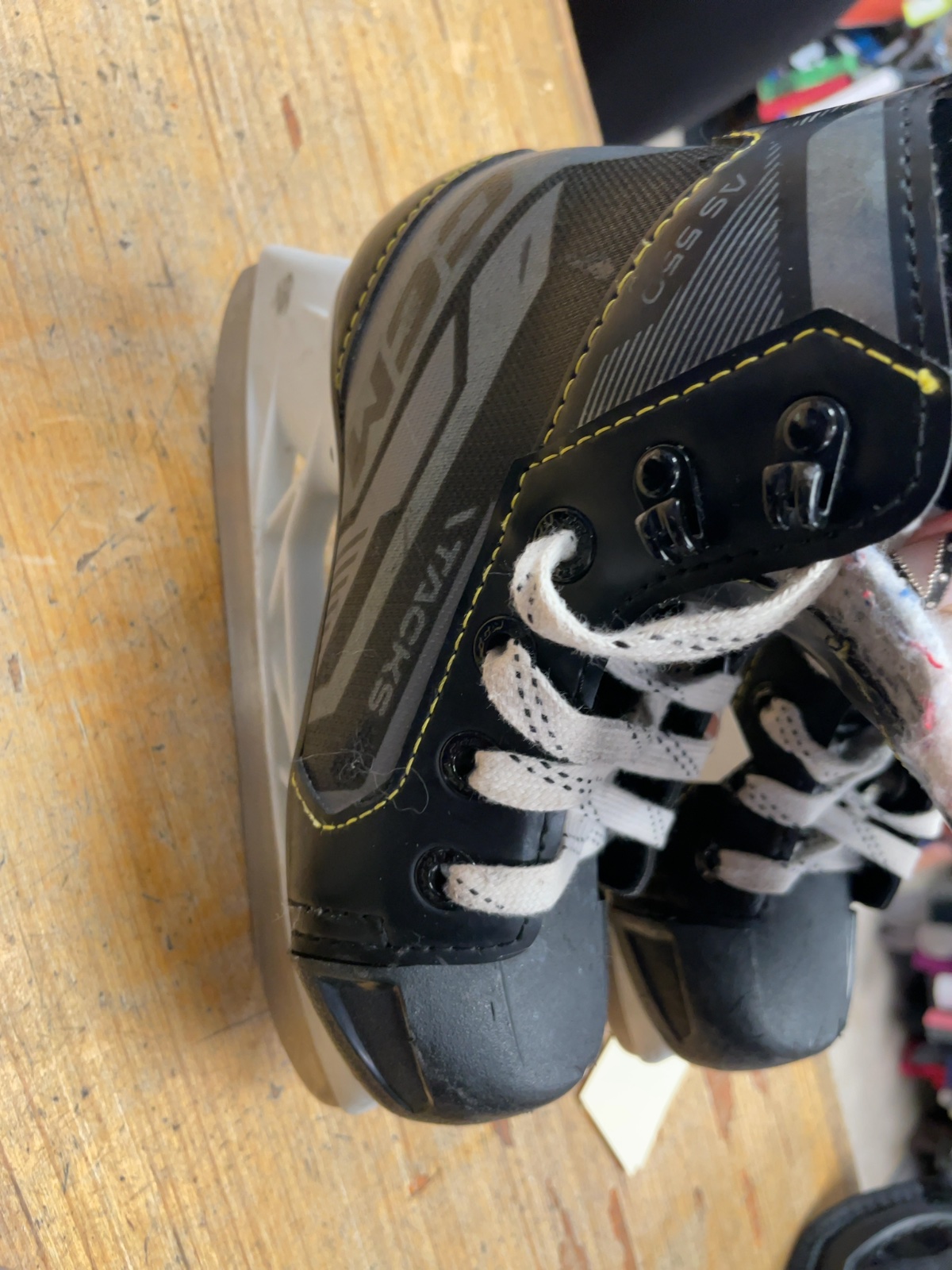 CCM Tacks AS 550 Size 11C Hockey Skates