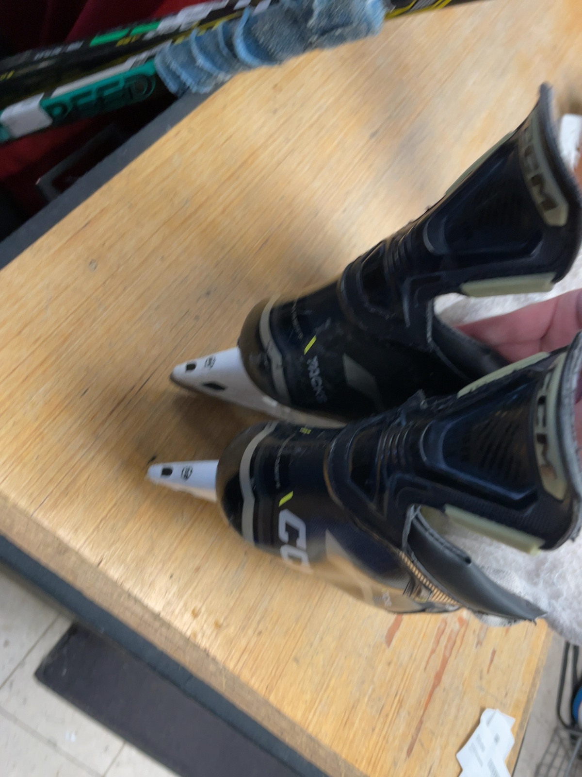 CCM Tacks AS 580 Size 5.5 Hockey Skates with Spare Blades