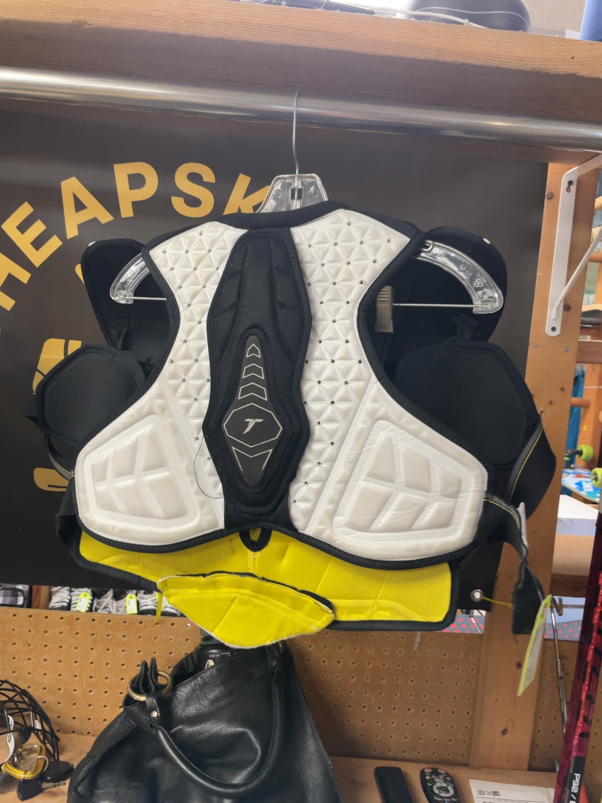CCM Tacks Classic Pro Hockey Shoulder Pads