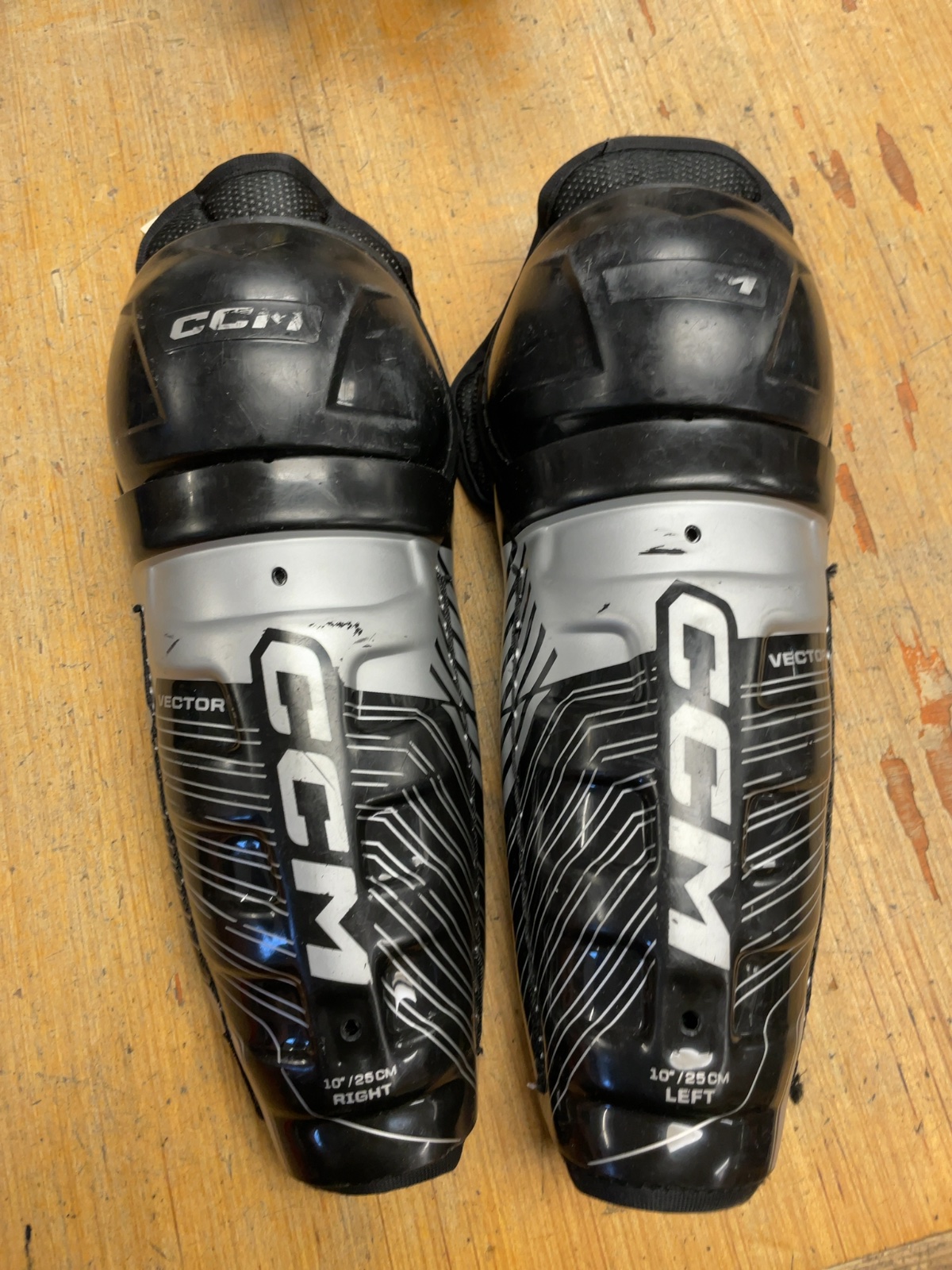 CCM Vector 10" Youth Hockey Shin Pads
