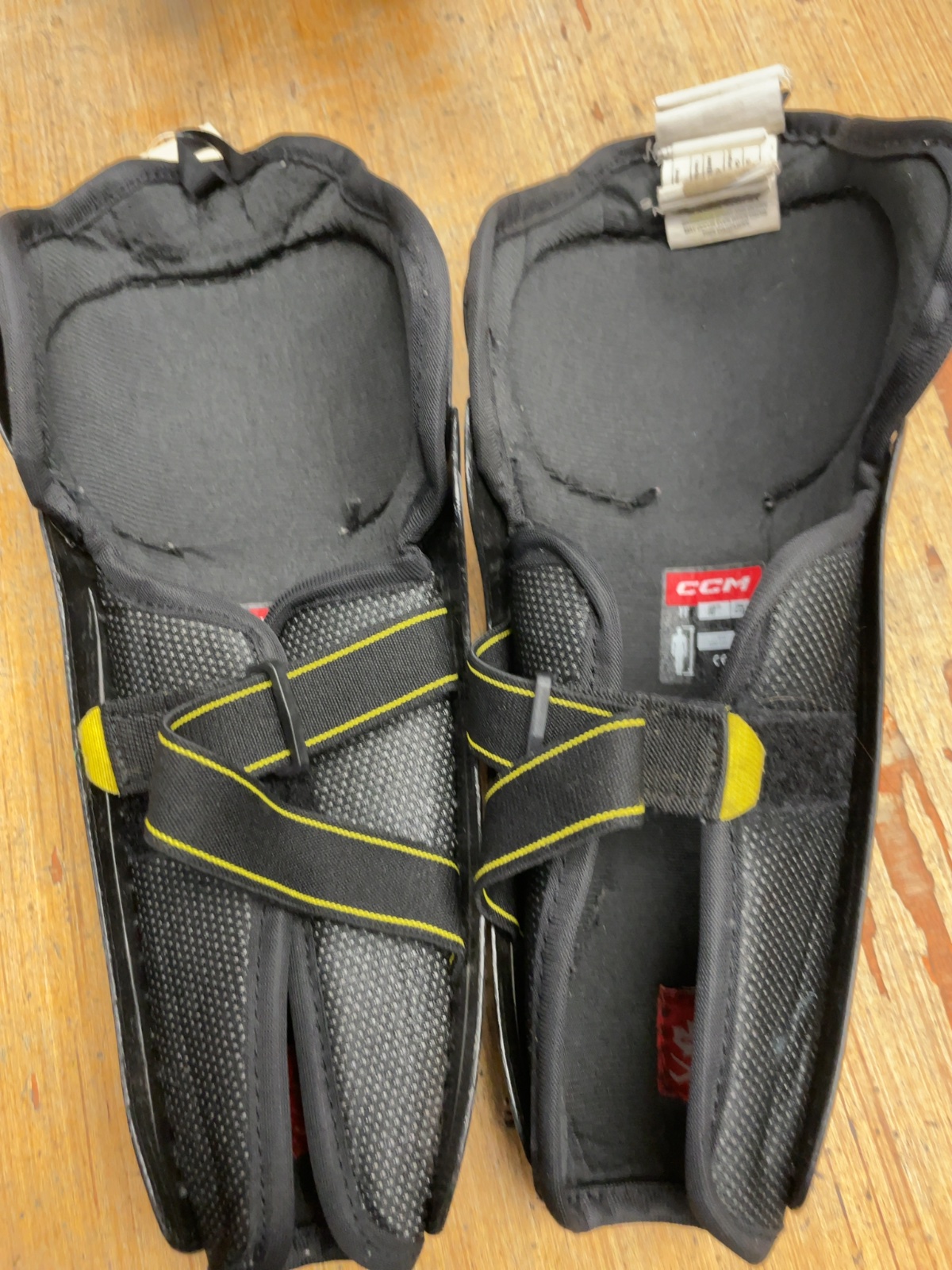 CCM Vector 10" Youth Hockey Shin Pads