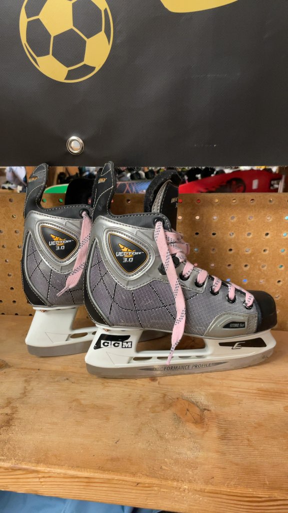 CCM Vector 3.0 Hockey Skates