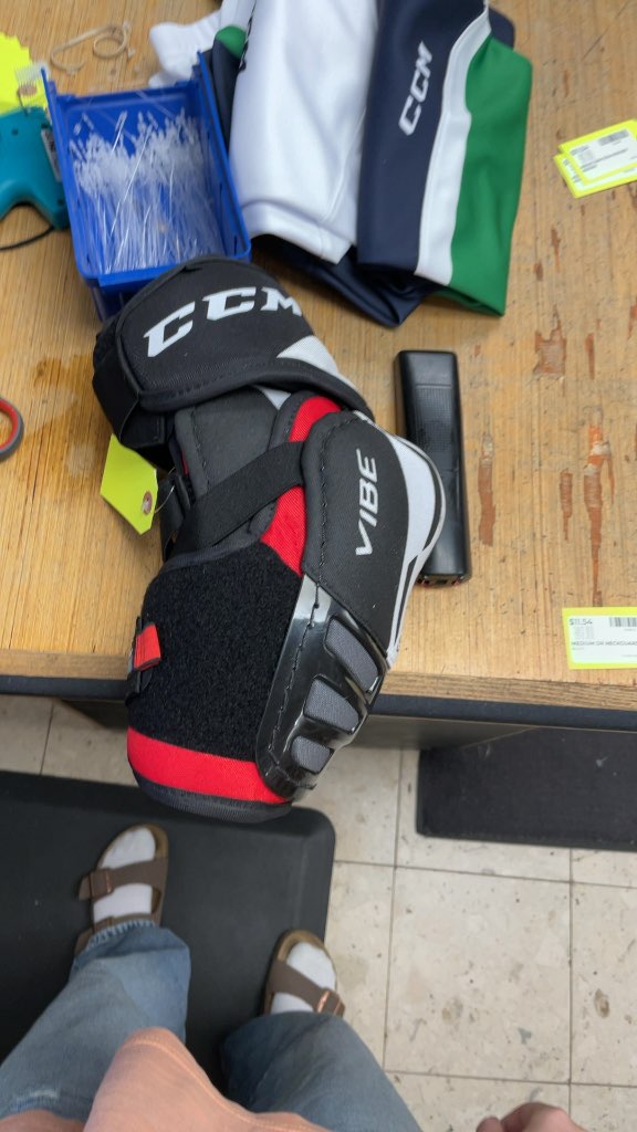 CCM Vibe Hockey Elbow Pads - Adult Large