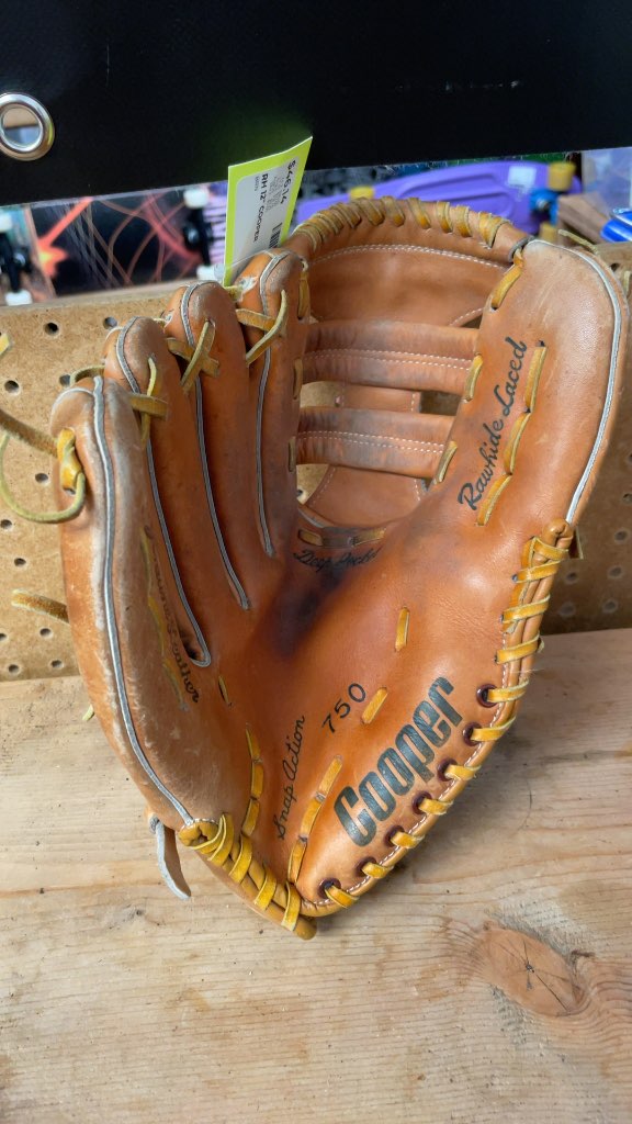Cooper 750 12" Baseball Glove - Right Hand Throw