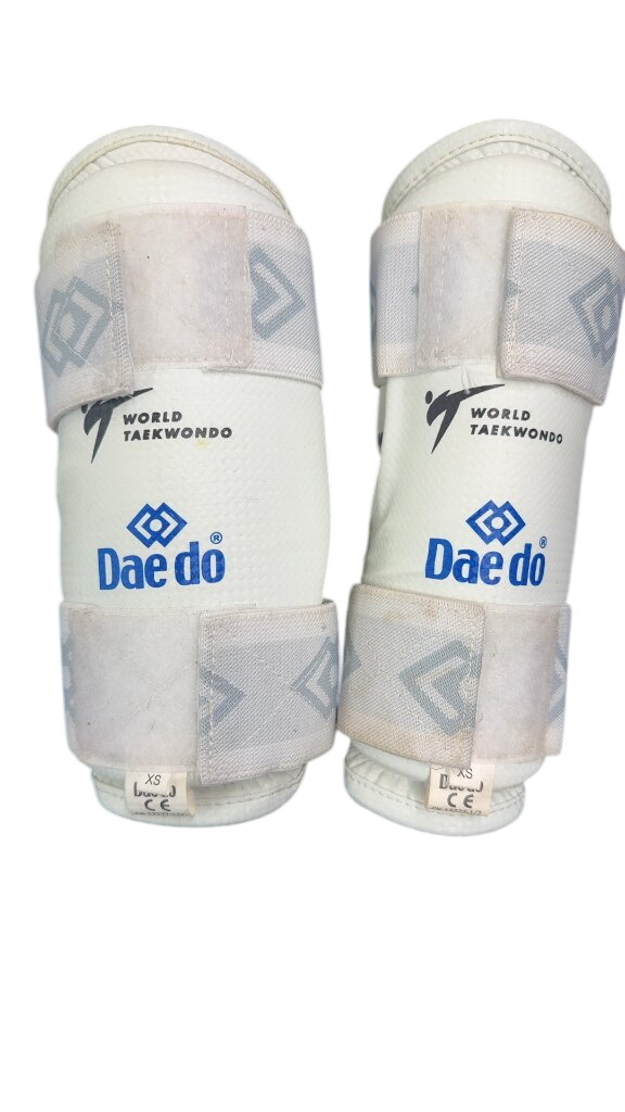 Dae do World Taekwondo Forearm Guards White Used XS - image 1