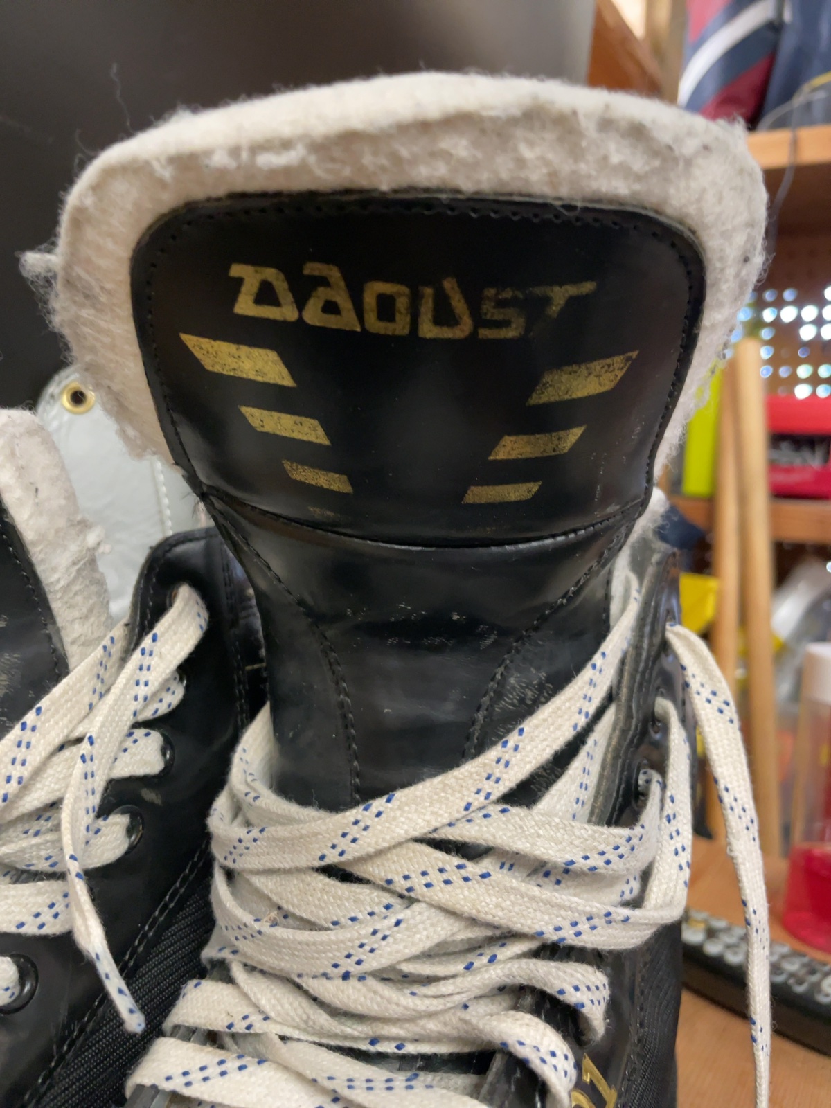 Daoust 501 Hockey Skates - Size 8.5