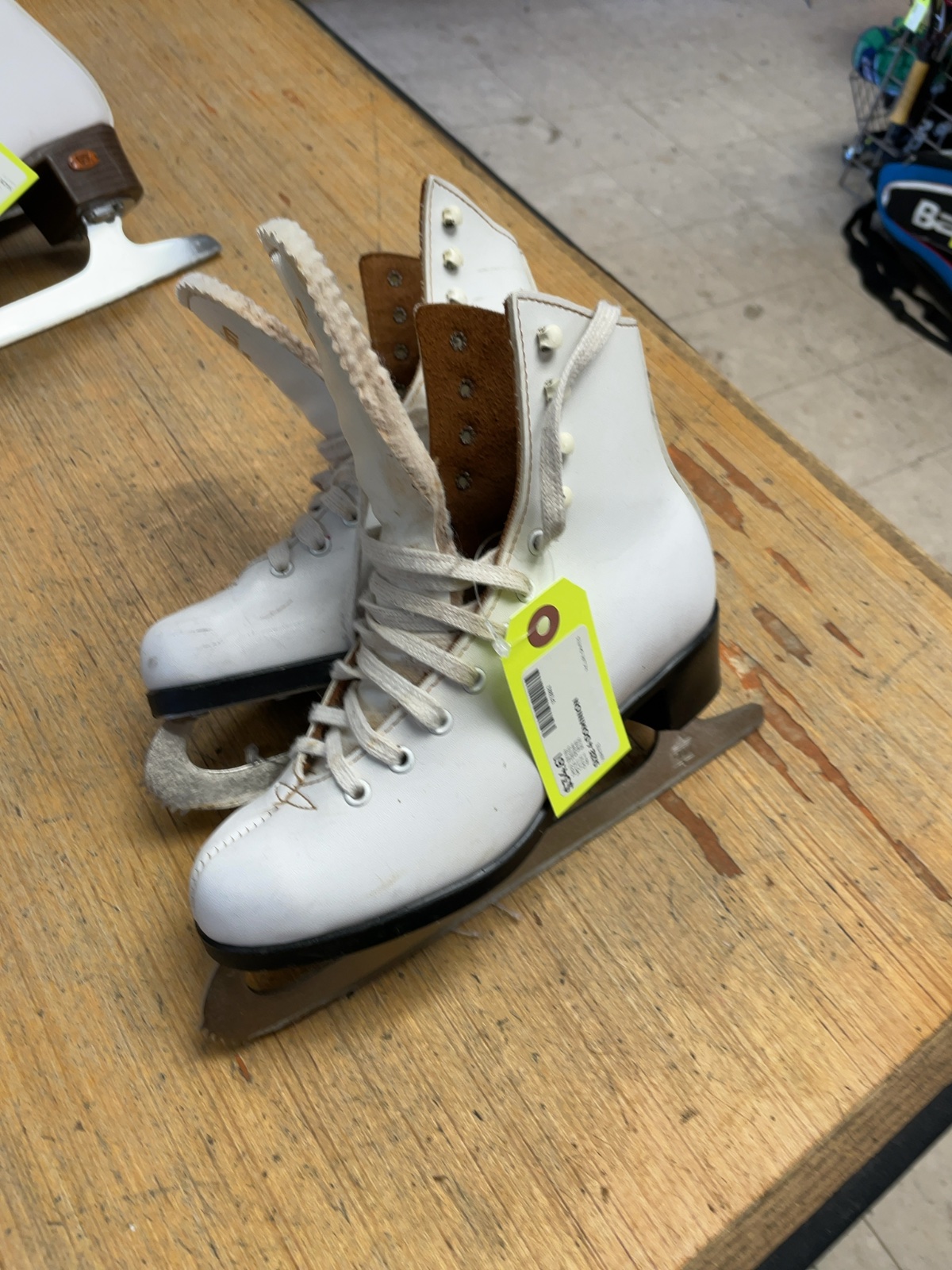 Dominion Figure Skates - Size 4