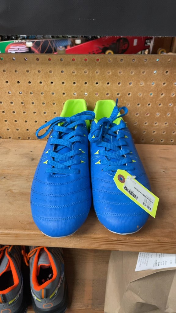 Dream Pairs Soccer Cleats - Size 13