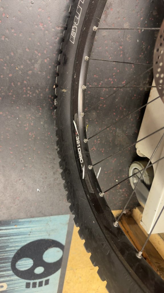 DT Swiss / Mavic 321 Disc 26" Front Wheel - 20mm Axle