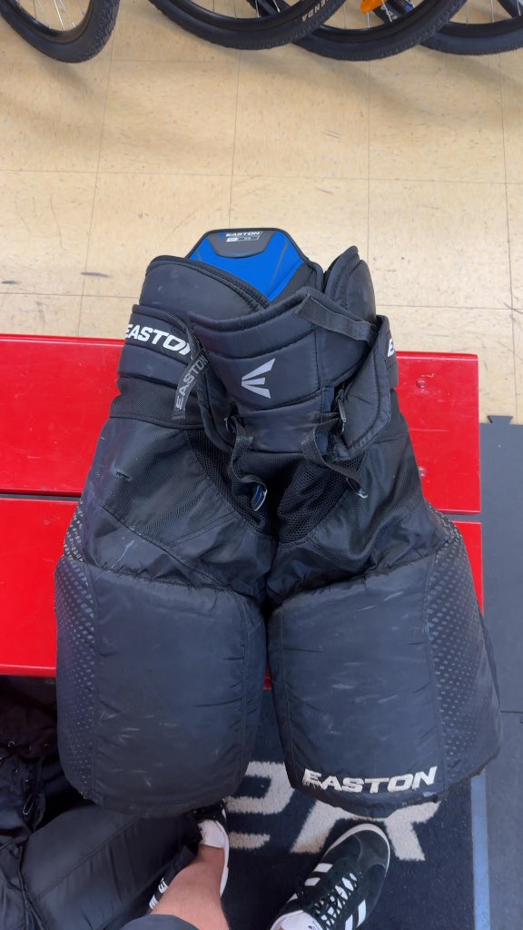 Easton Hockey Pants Stealth RS Senior Medium Used