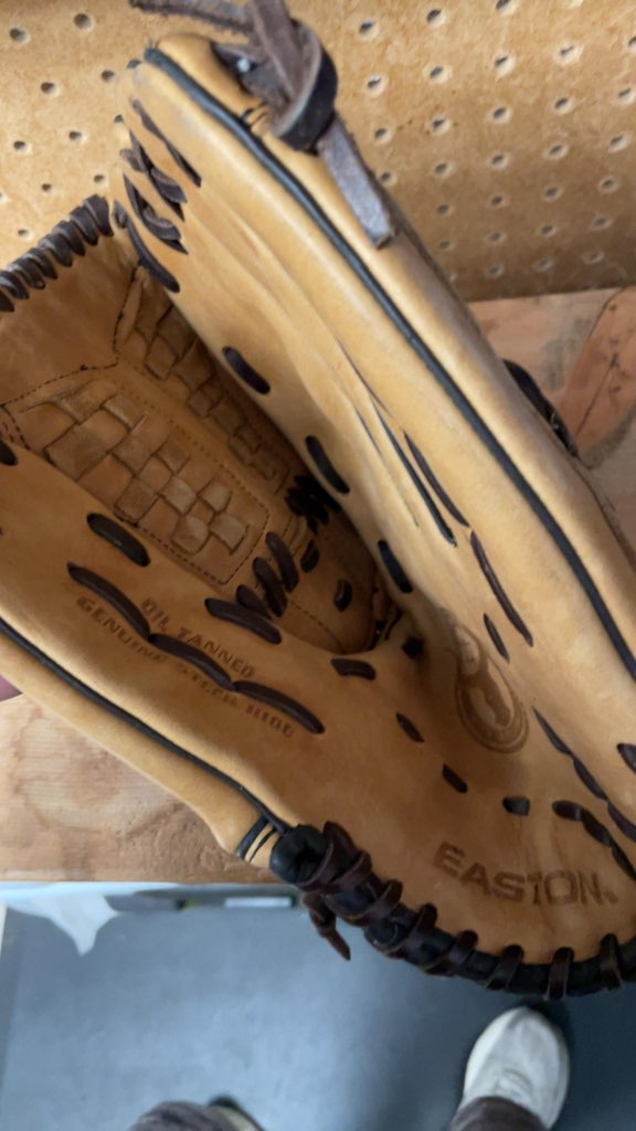 Easton NE 14 14" Baseball Glove - Right Hand Throw