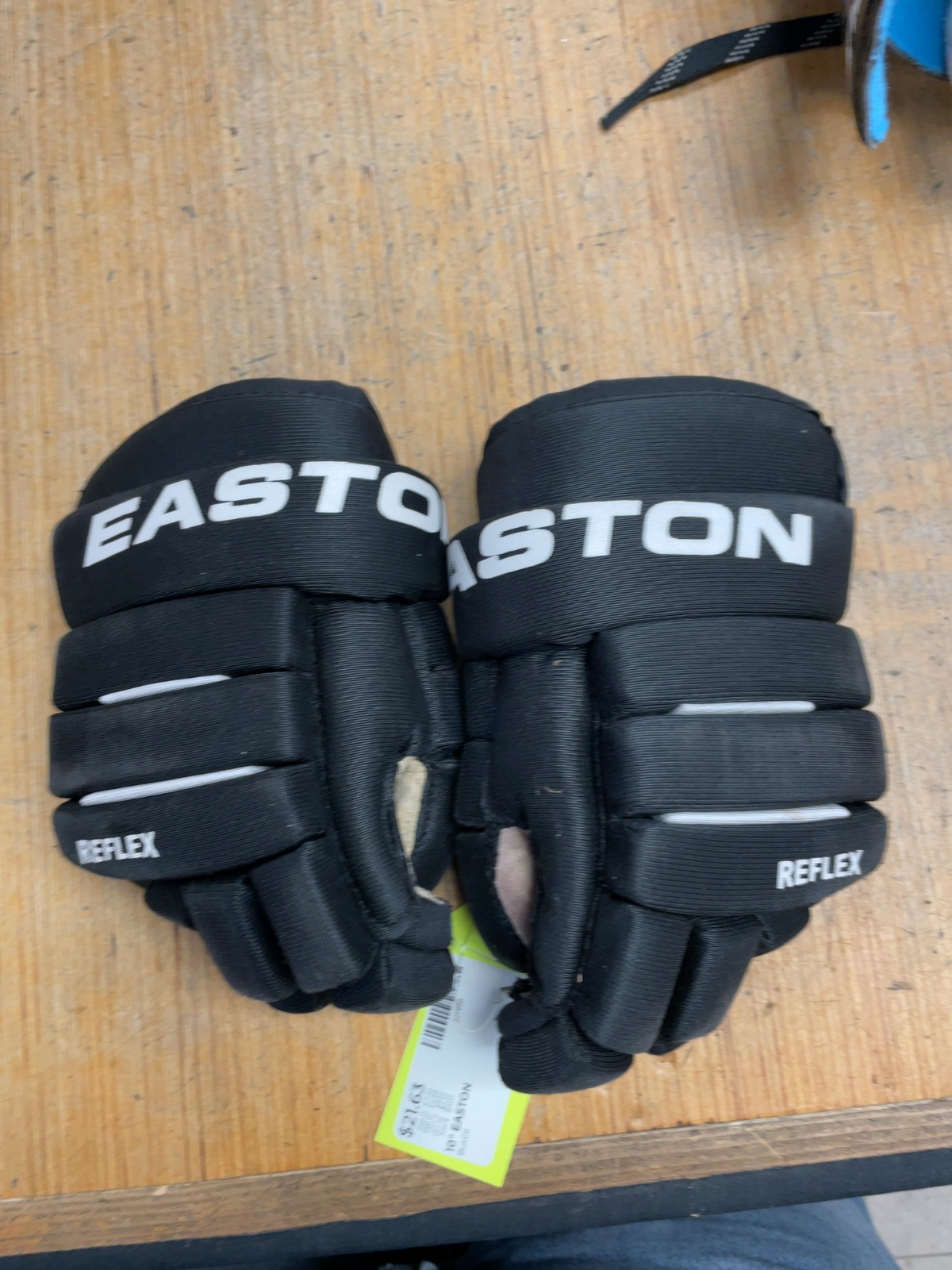 Easton Reflex EQ 10" Black Hockey Gloves