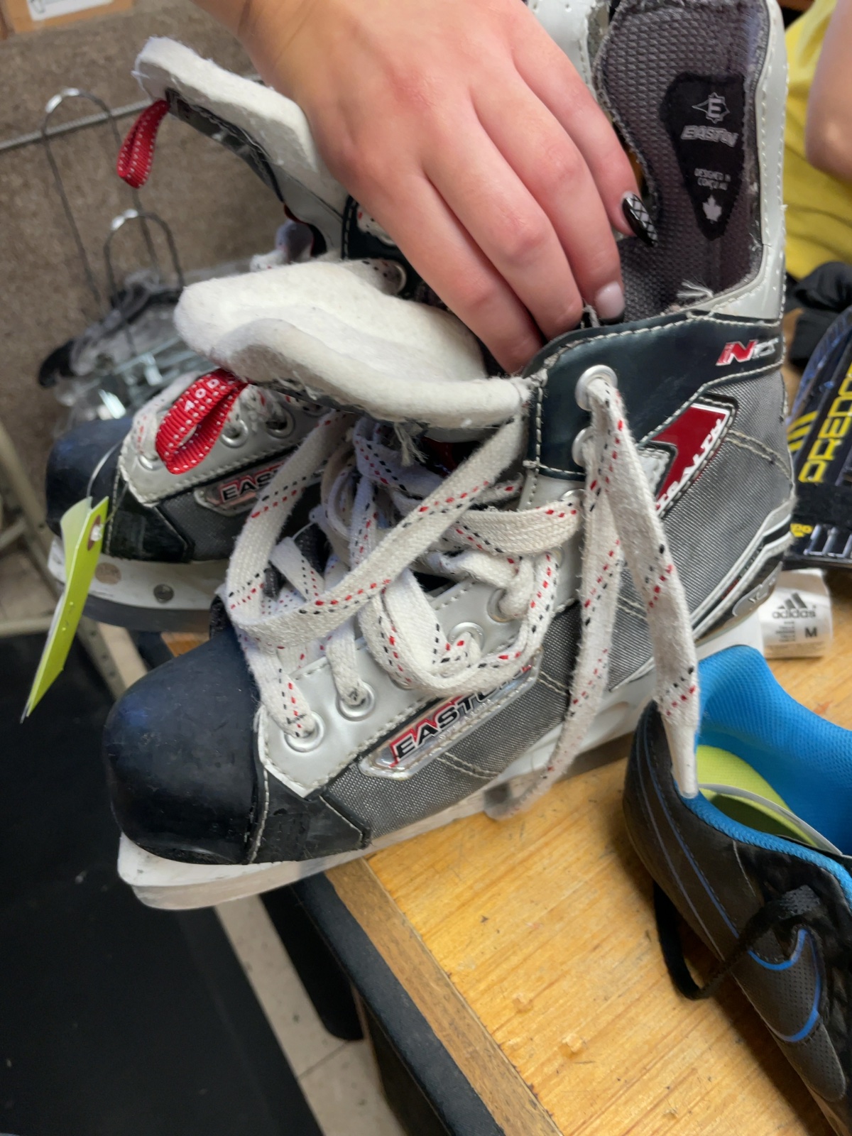 Easton Stealth S9 Size 4 Hockey Skates
