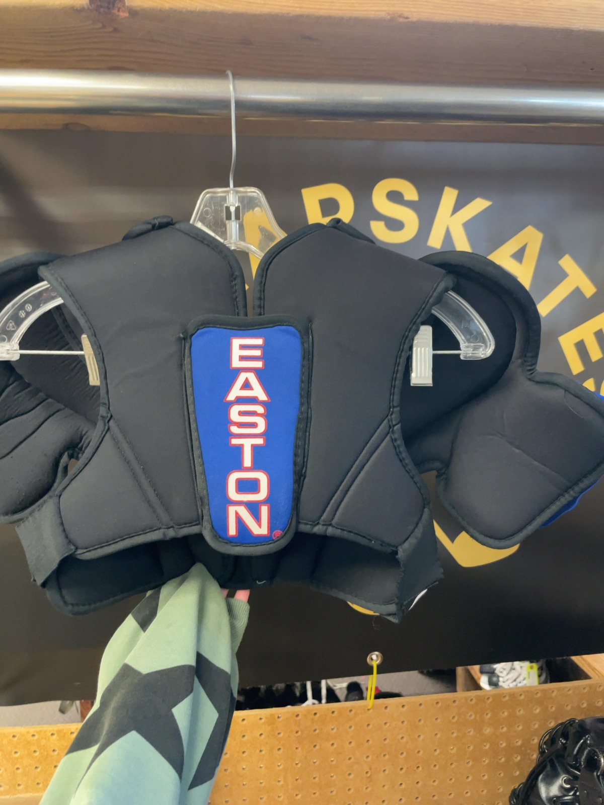 Easton X-Treme Youth Small Hockey Shoulder Pads