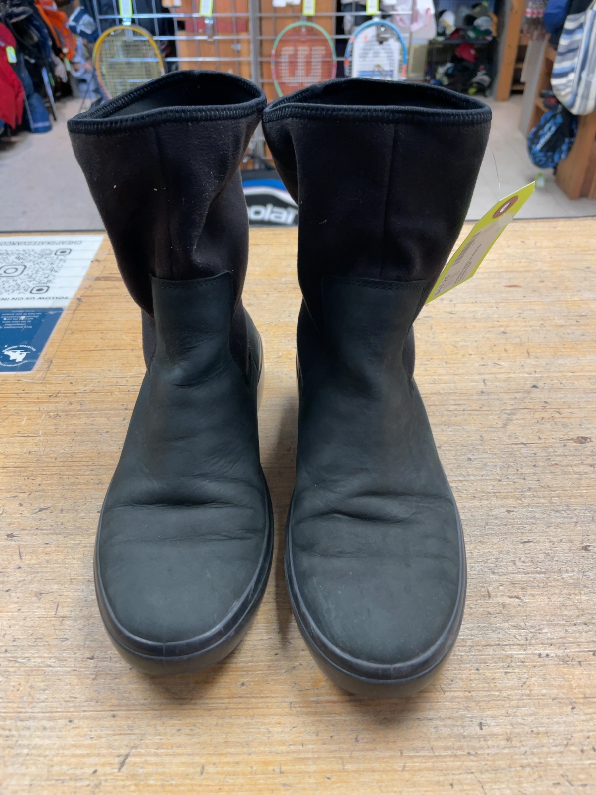 Ecco Ladies Size 8 Gore-Tex Rain Boots