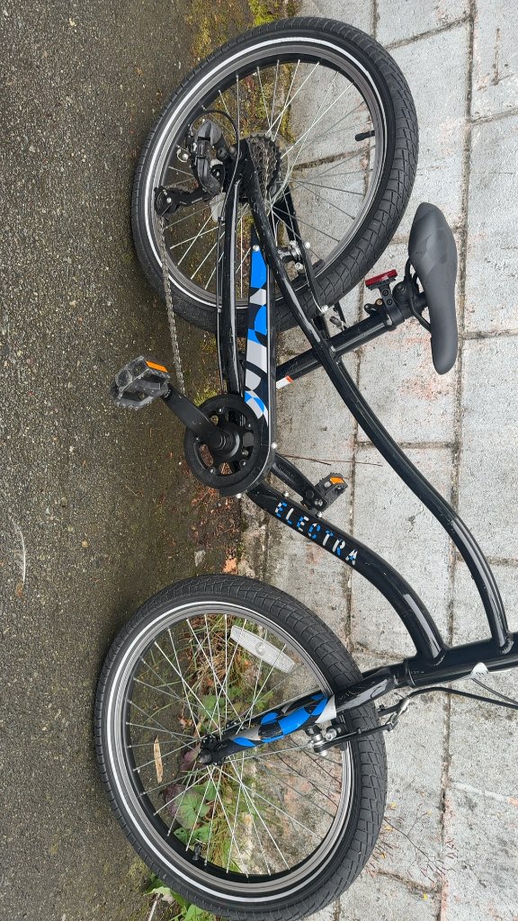 Electra Kids' Cruiser Bike 20" Black/Blue Excellent Condition