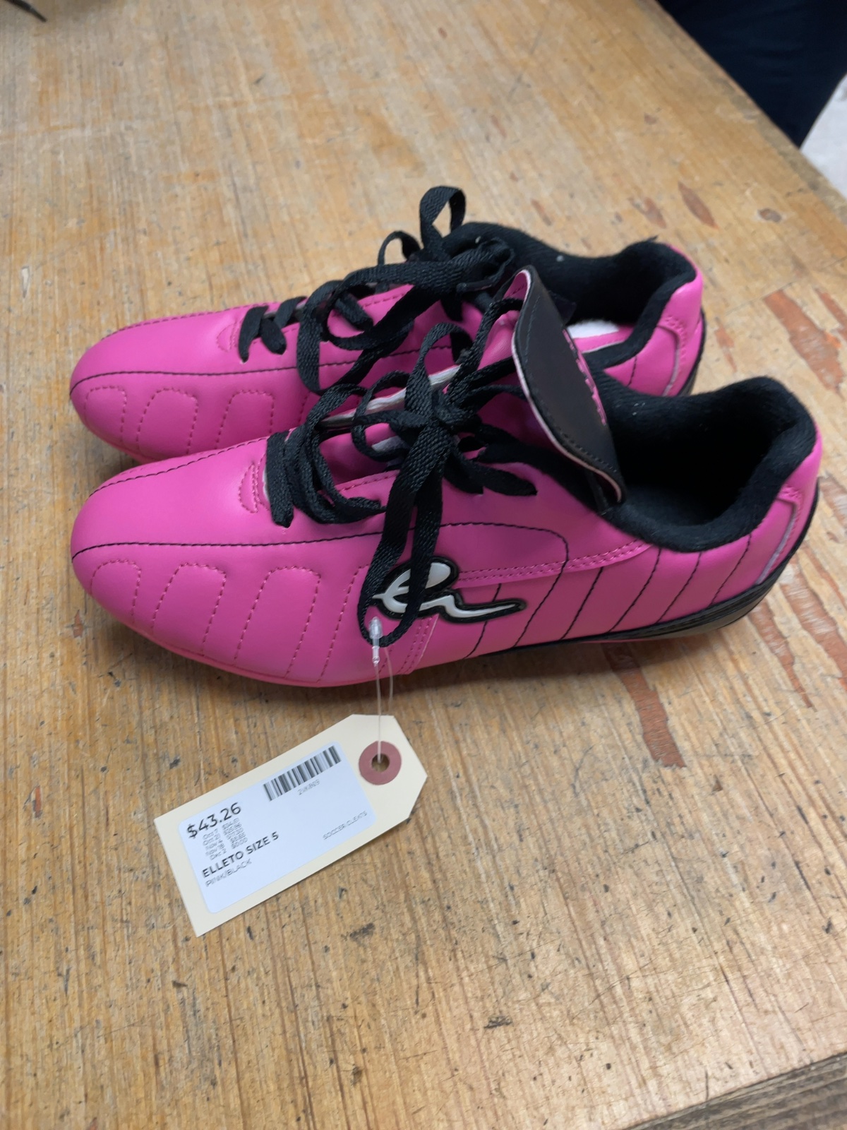 Eletto Soccer Cleats Size 5 Pink/Black
