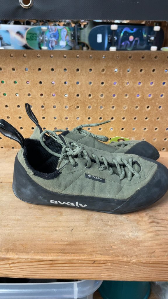Evolv Rock Climbing Shoes - Size 6.5