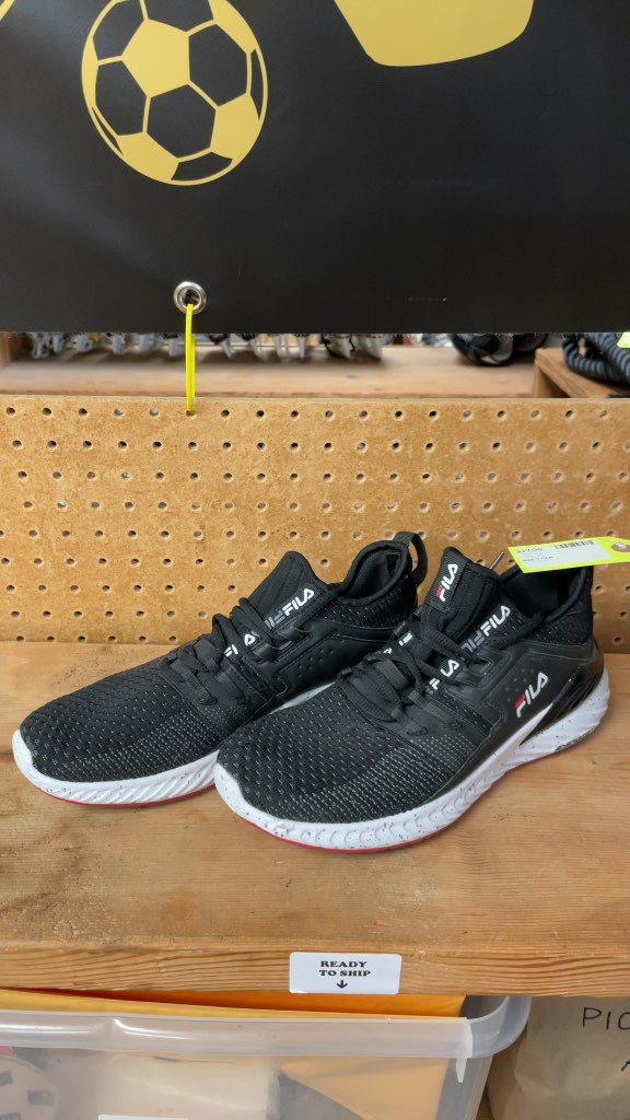 Fila Runners Size 11 Black/White