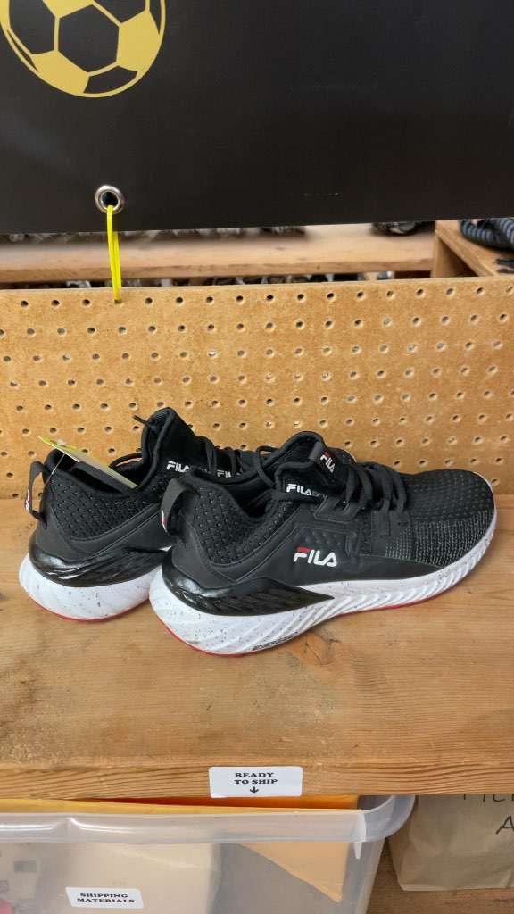 Fila Runners Size 11 Black/White