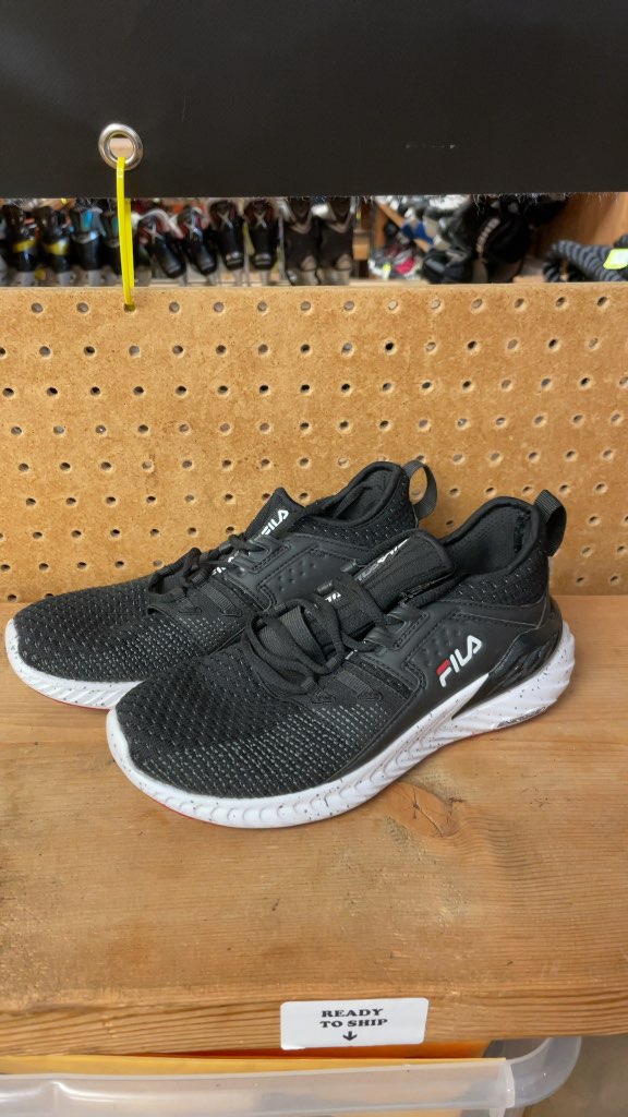 Fila Runners Size 7 Black/White