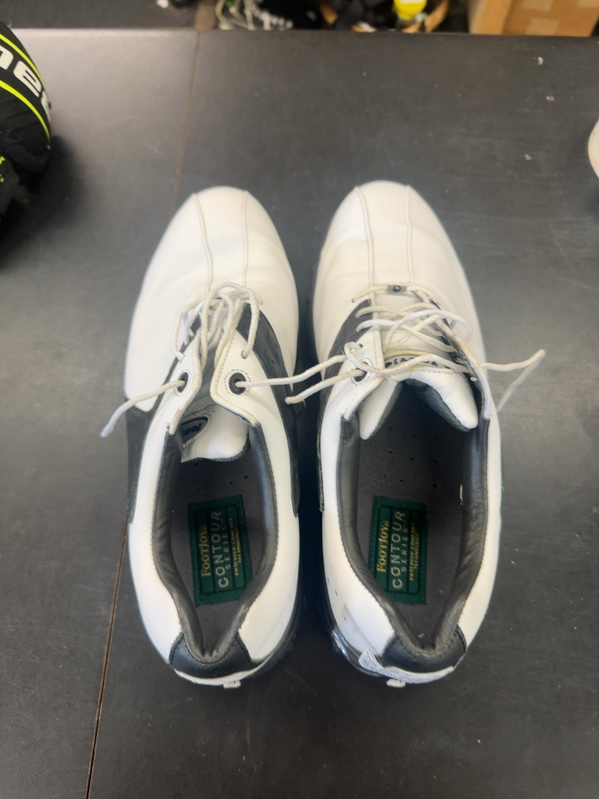 FootJoy Contour Series Golf Shoes - Size 9.5