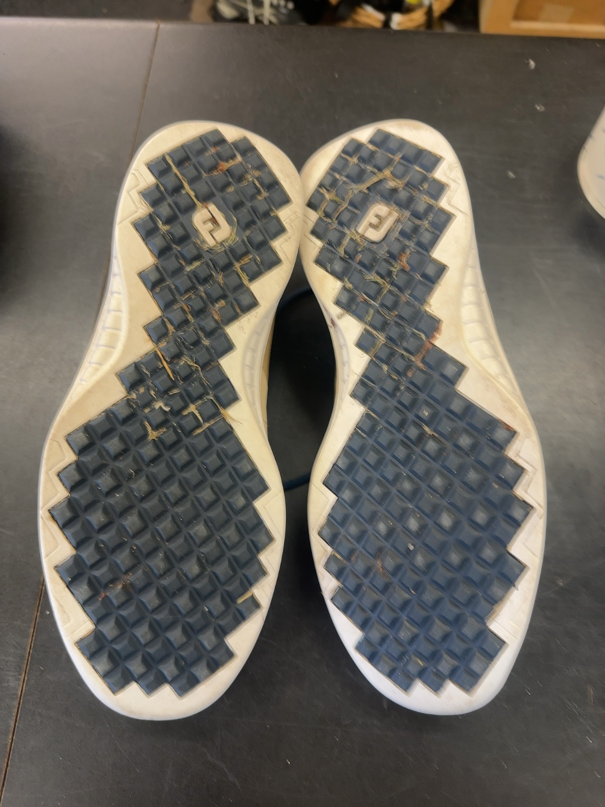 FootJoy Contour Spikeless Golf Shoes - Size 9.5