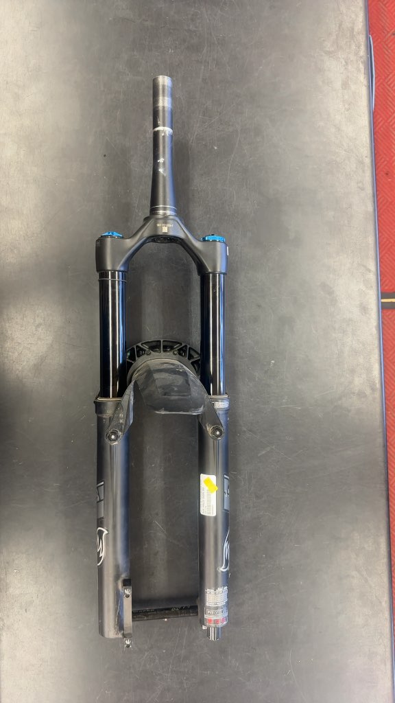 Fox 38 Performance Elite Suspension Fork Used in very good shape