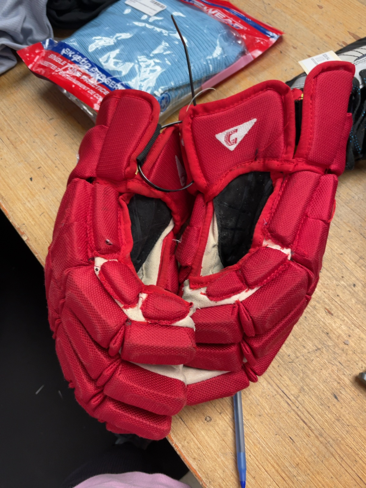 Graf Supra G55 15" Hockey Gloves - Red