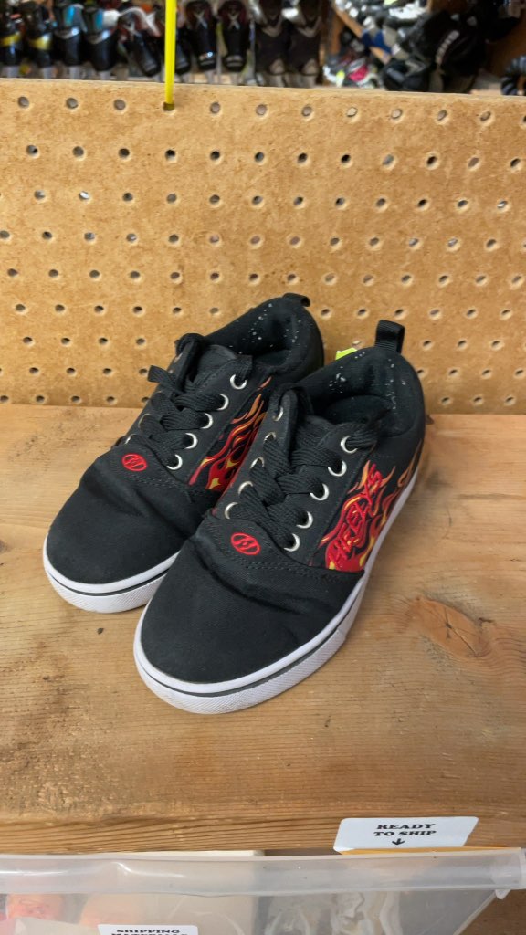 Heelys Size 1 Black/Red Flame Sneakers