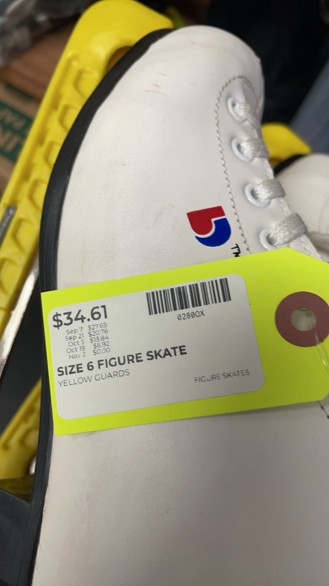 Heilong Figure Skates Size 6 with Yellow Guards