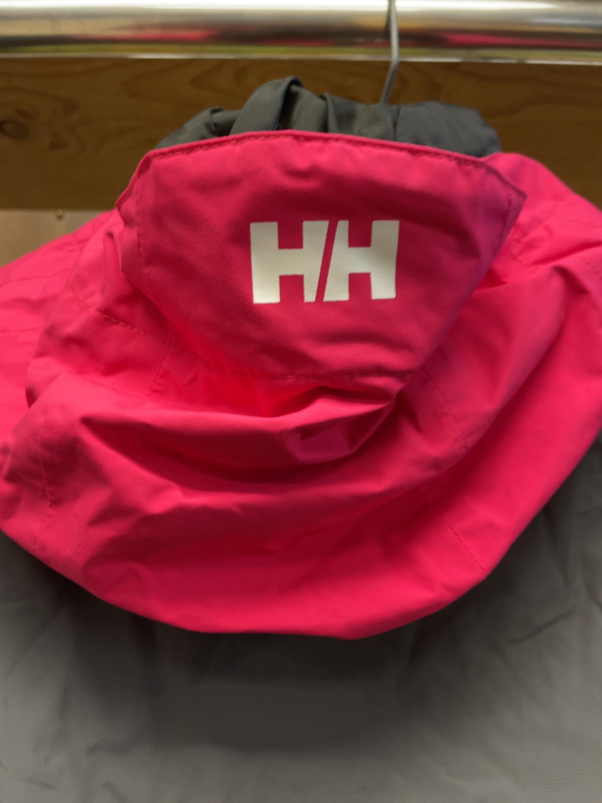 Helly Hansen HellyTech Performance Size Large Pink/Grey Rain Jacket