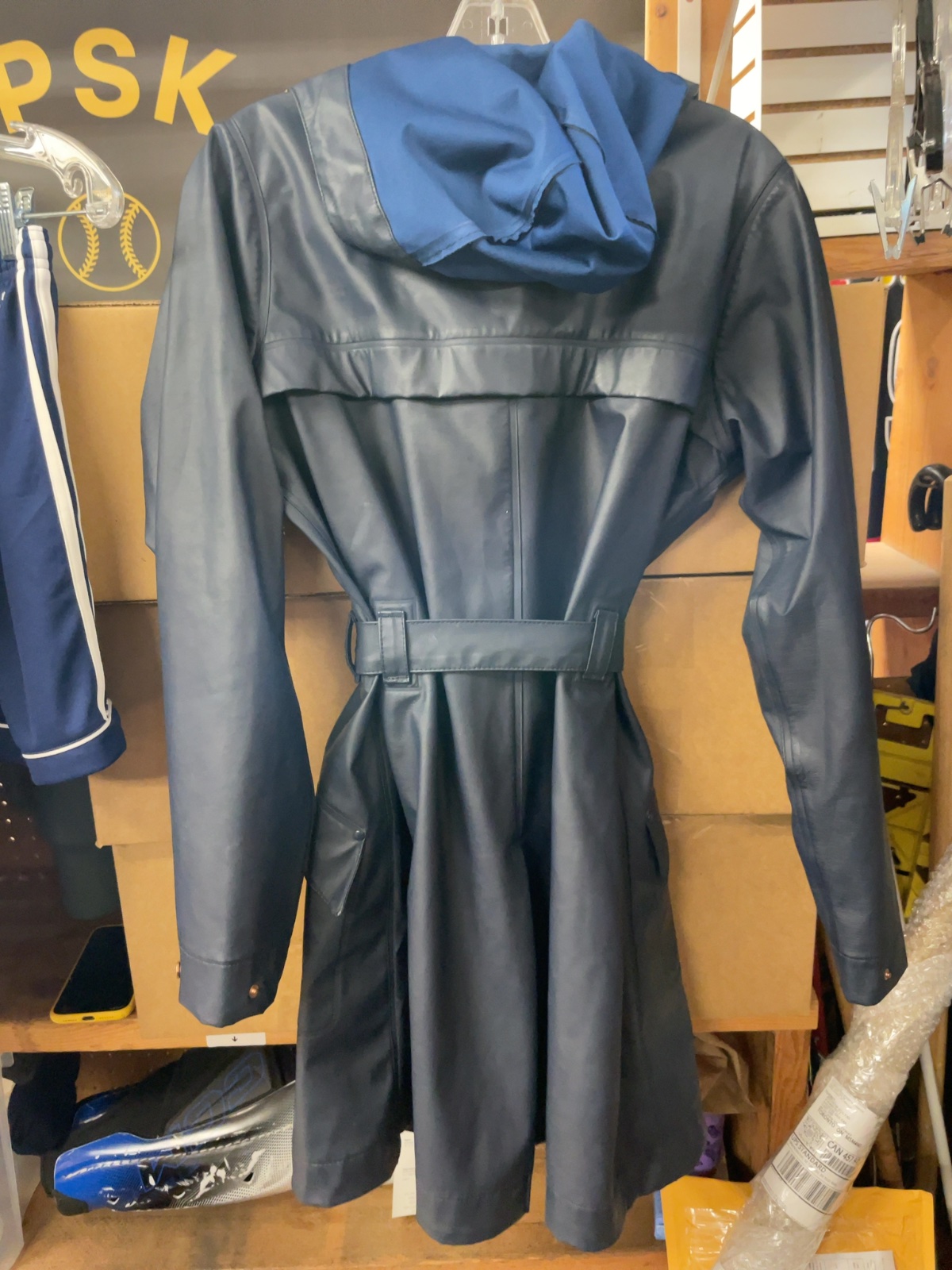 Helly Hansen Navy Belted Rain Jacket Size Small