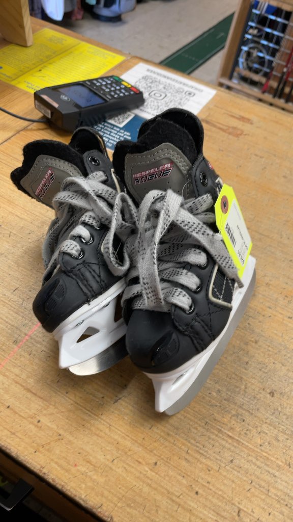 Hespeler Rogue Youth Hockey Skates - Size 8C