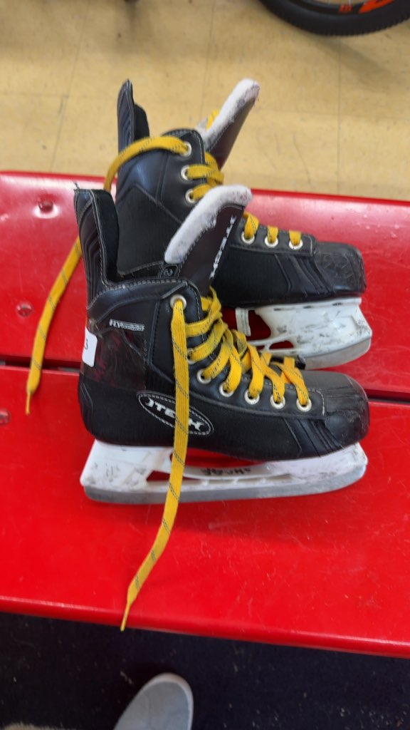 Itech Hockey Skates Size 3 Used Black
