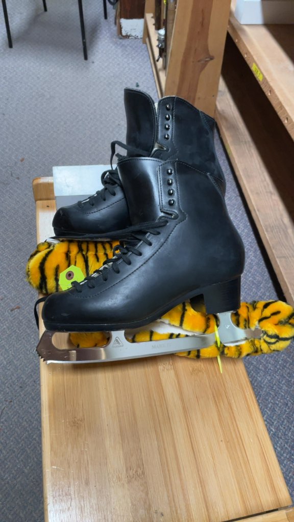 Jackson Black Leather Figure Skates - Size 8.5
