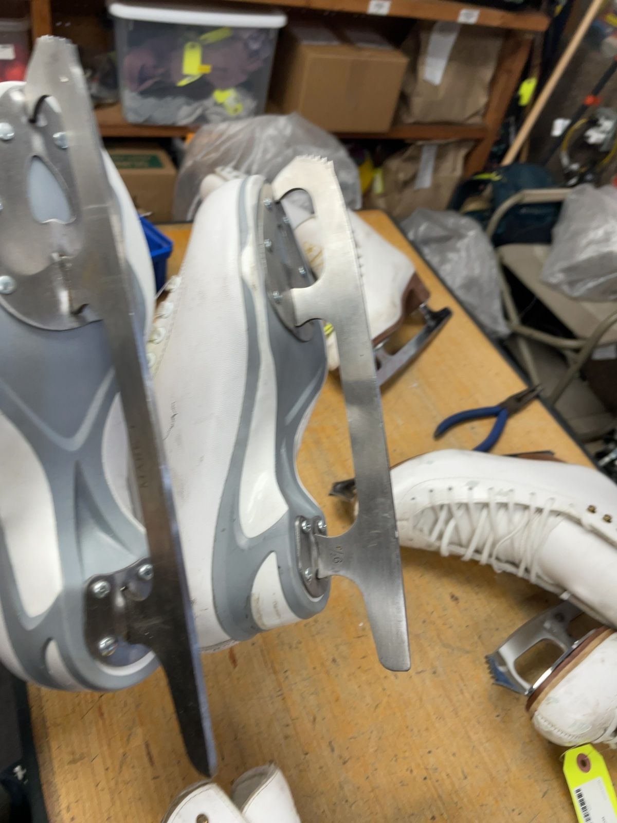 Jackson Cameo Size 8 White Figure Skates