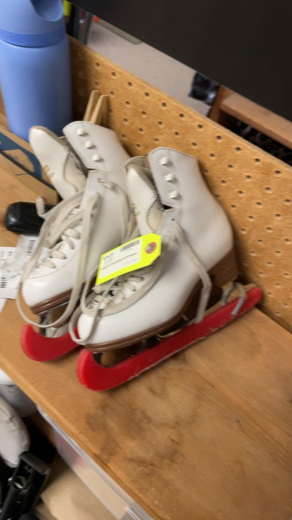 Jackson Mystique Figure Skates