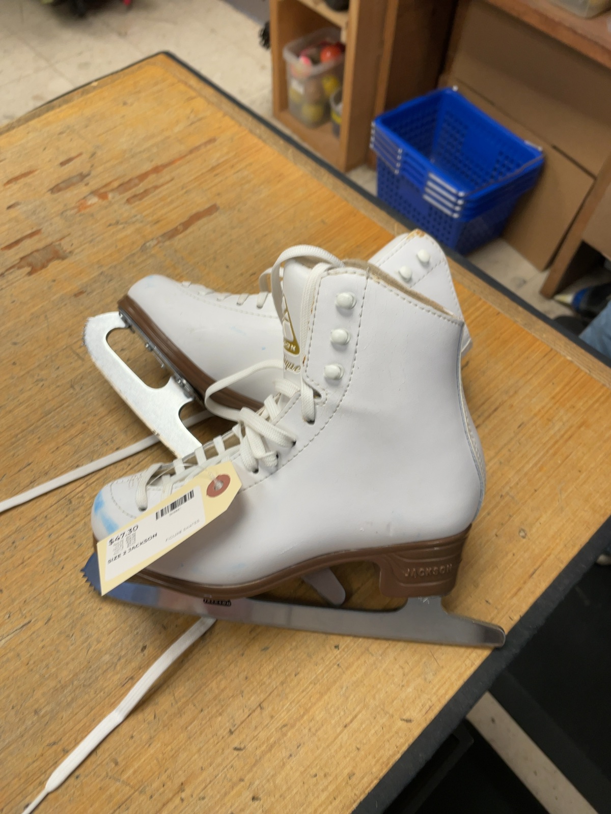 Jackson Mystique Size 2 Figure Skates
