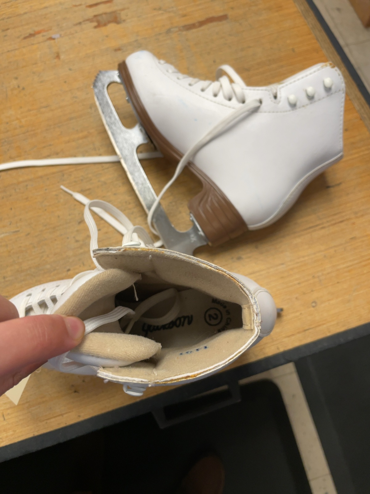 Jackson Mystique Size 2 Figure Skates