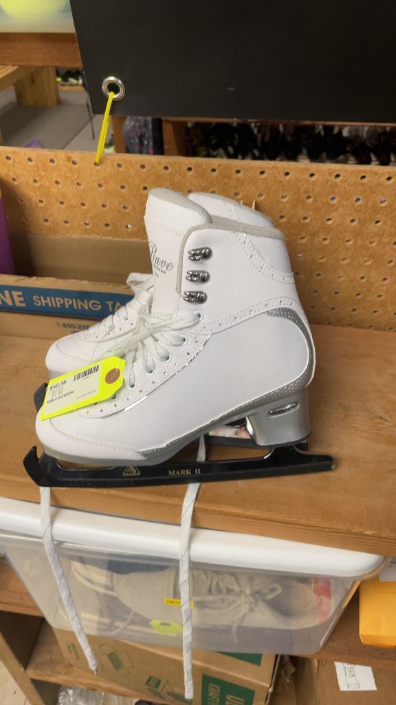 Jackson Rave Figure Skates Size 5