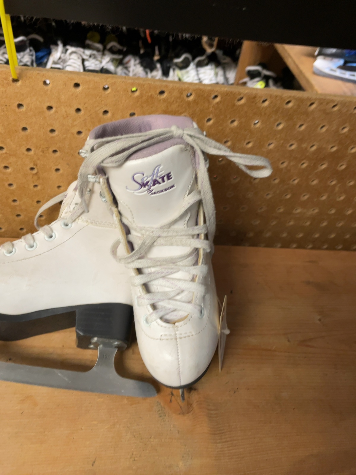 Jackson Soft Skate 13J White Figure Skates