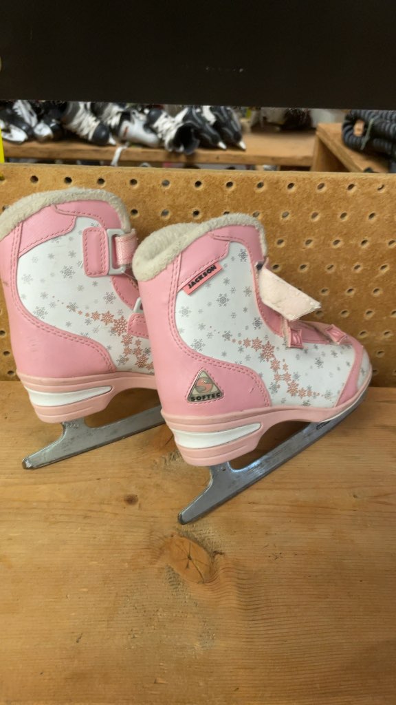 Jackson Softec Figure Skates Size 1