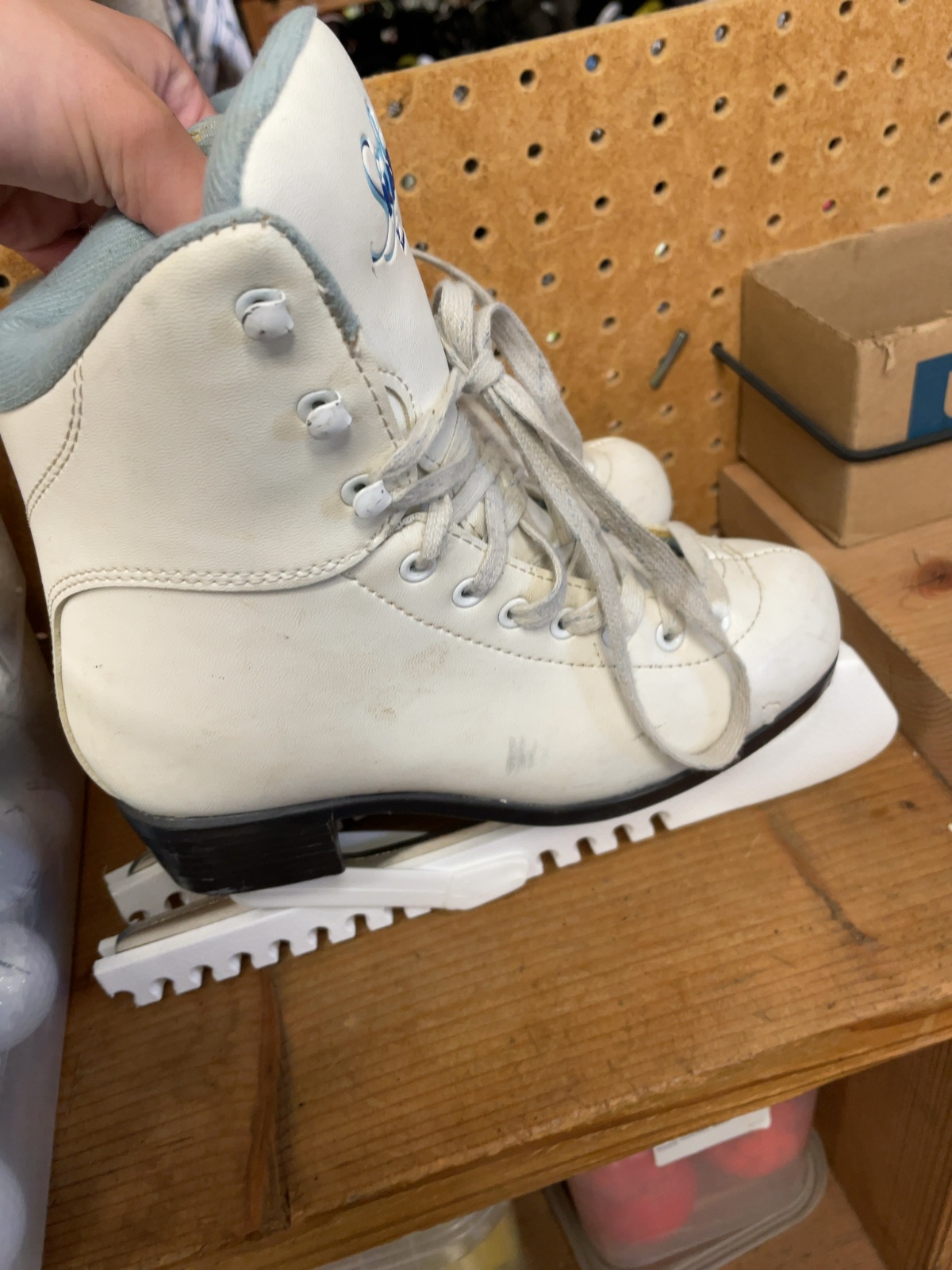 Jackson SoftSkate Size 3 White Figure Skates
