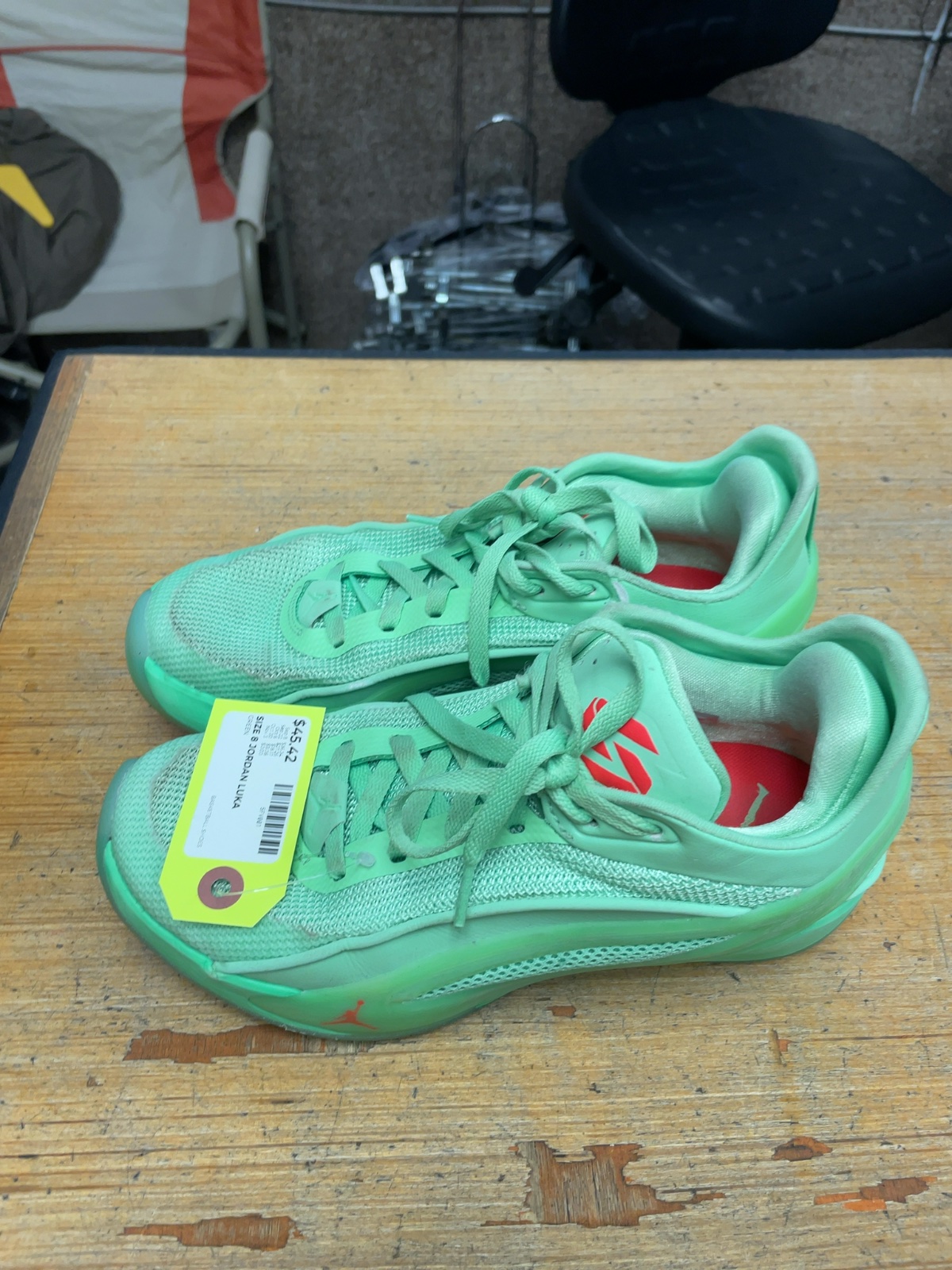 Jordan Luka Basketball Shoes - Size 8 - Green