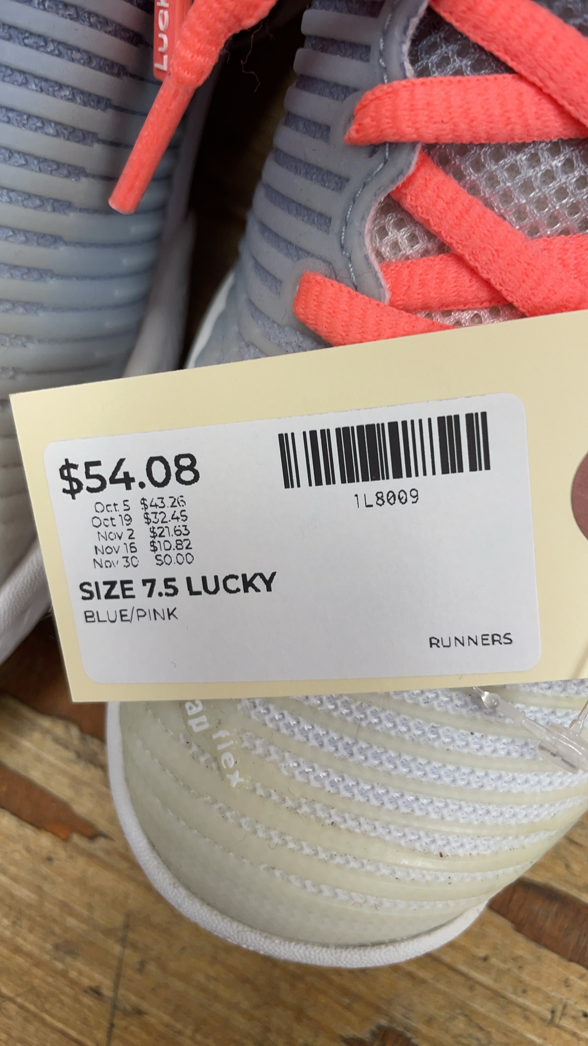 K-Swiss Lucky in Love Size 7.5 Tennis Shoes